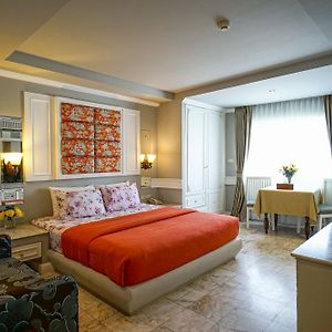 Deluxe Zimmer mit Kingsize-Bett